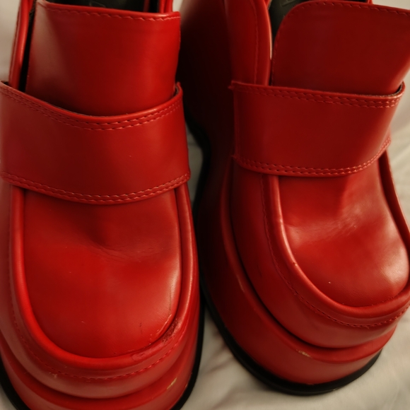 dELiA*s Red Platform Slingback Loafers - Picture 5 of 5